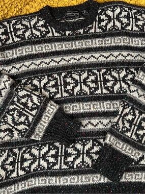 Peter England Vintage Speckled Crewneck Sweater